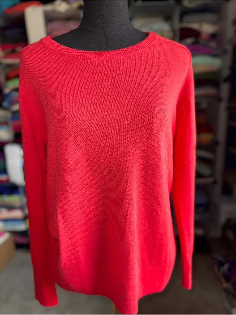 Bright Tomato Red Crewneck Women's Cashmere Sweater - Picture 4 of 8